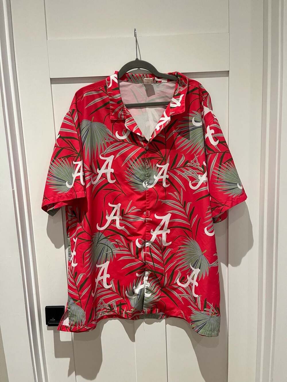 GarmentOne Alabama Crimson Tide NCAA Floral Palms Hawaiian Button Up Shirt 2XL